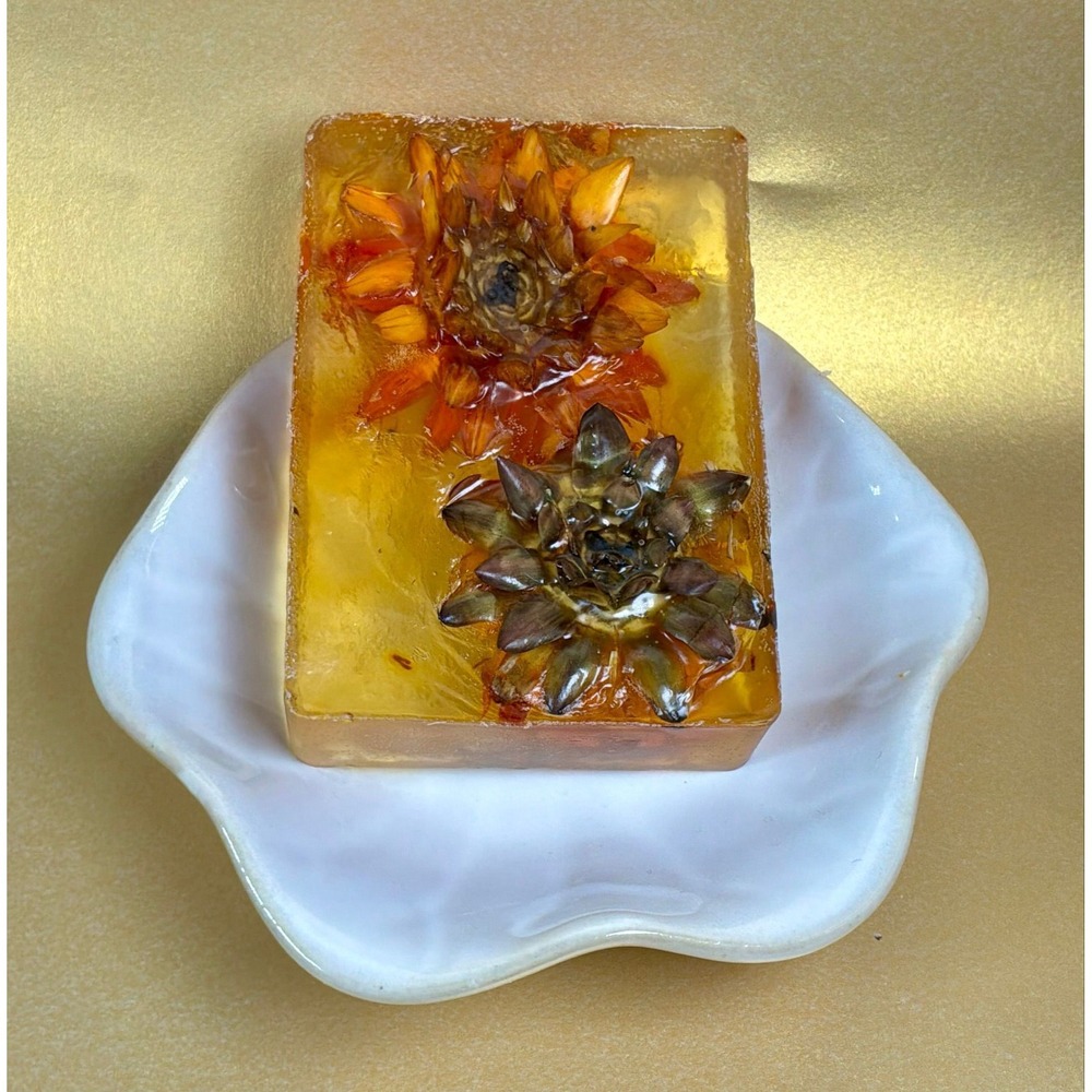 🌼 Unscented Handmade Glycerin Soap ✨ Naturally Colored Chrysanthemums - Picture 4 of 7
